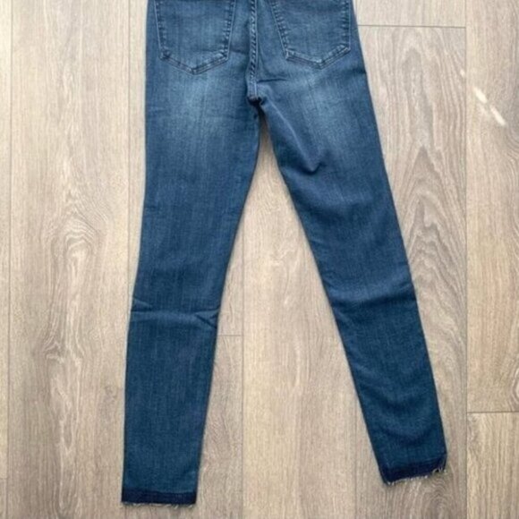 Free People NEON BLONDE High Rise Skinny Jeans Dark Wash Distressed Size 24 - Picture 14 of 15